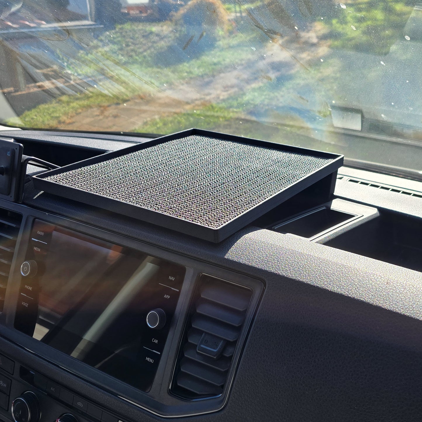 Tischablage für das Armaturenbrett im VW Crafter / MAN