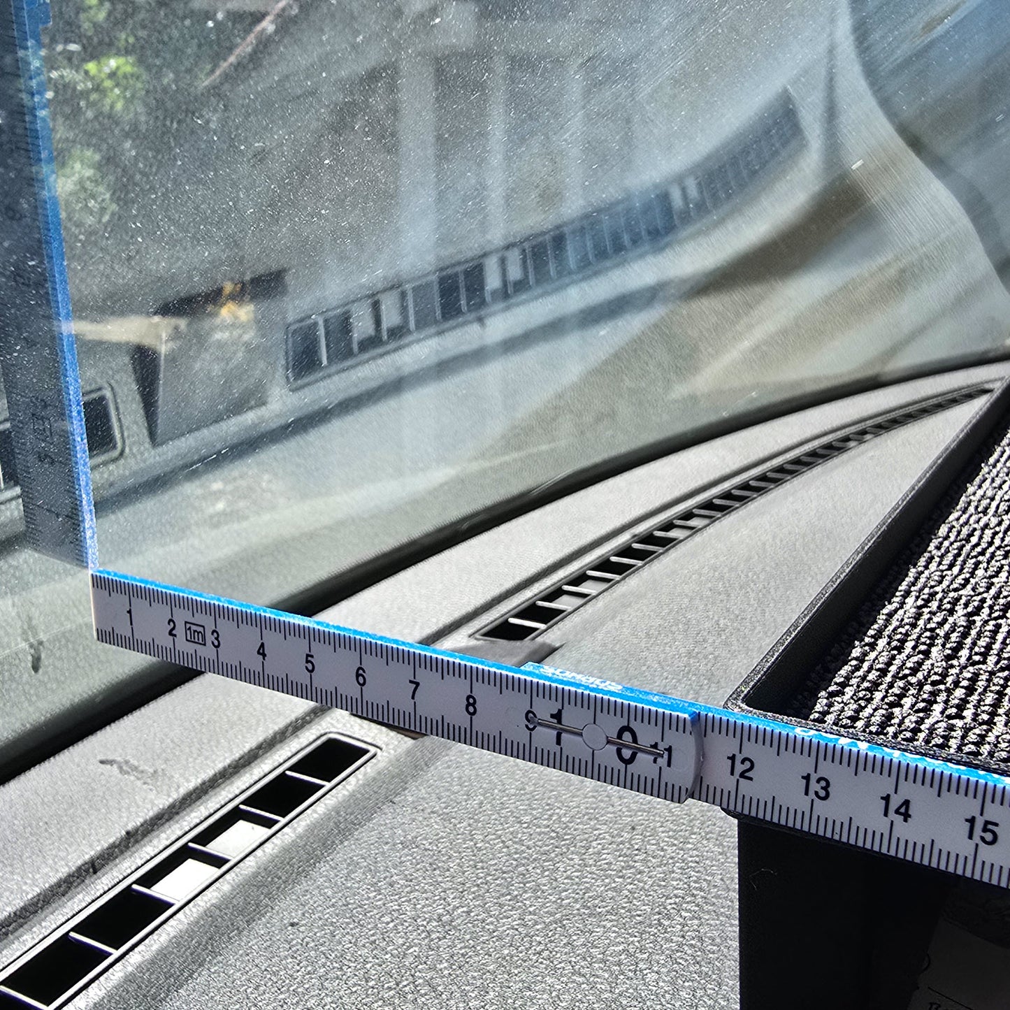 Ablage für das Armaturenbrett im VW Crafter / MAN