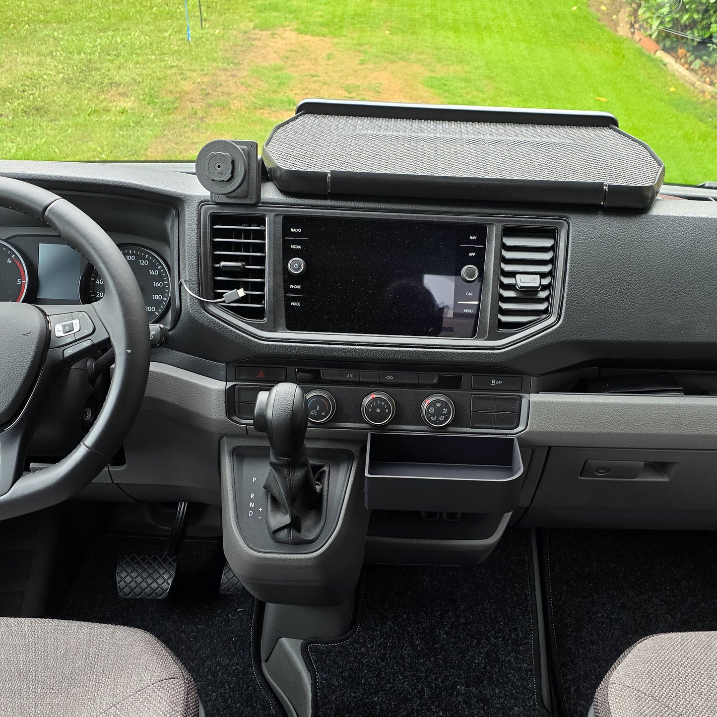 Ablagebox für die Mittelkonsole im VW CRAFTER und MAN TGE
