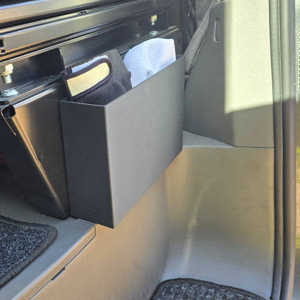 Aufbewahrungsbox für VW Crafter / MAN TGE Sitzkonsole — zweite Ansicht