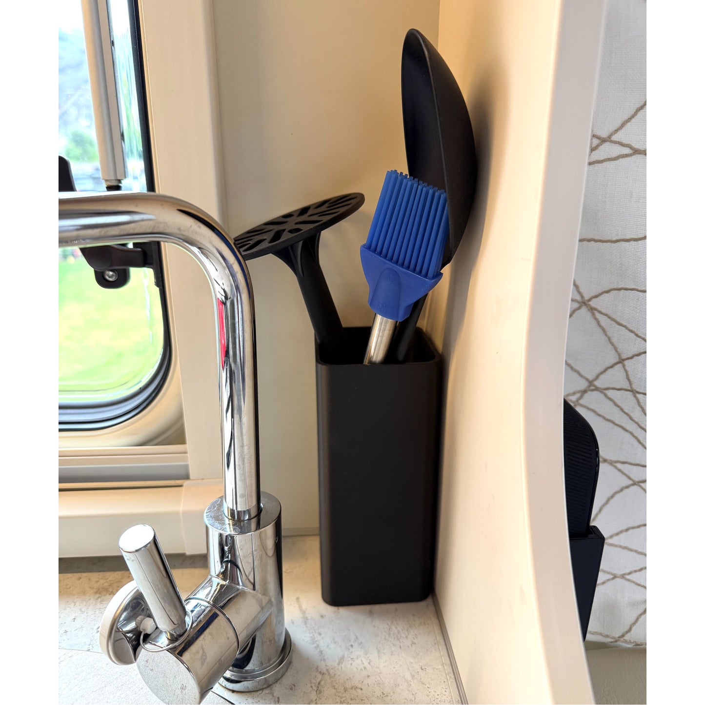 Box für die Wohnmobil Küche
