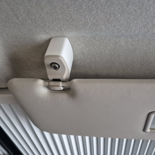 Adapter / Verlängerung der Sonnenblende bei Remis Verdunklung Fiat Ducato — Halter und Organizer von CamperStolz