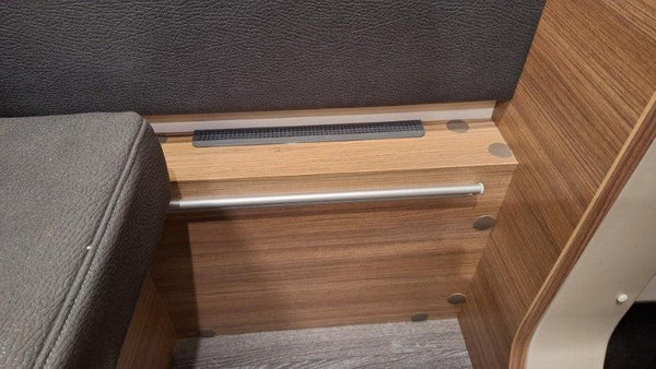 Wohnbereich 216 x 30 mm (flach unter dem Tisch) — Abdeckungen Wohnbereich mit speziellen Öffnungen von CamperStolz