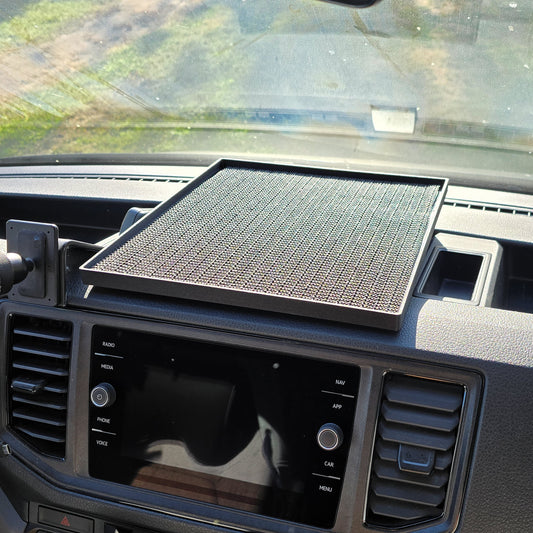 Ablagetisch für das Armaturenbrett im VW Crafter / MAN