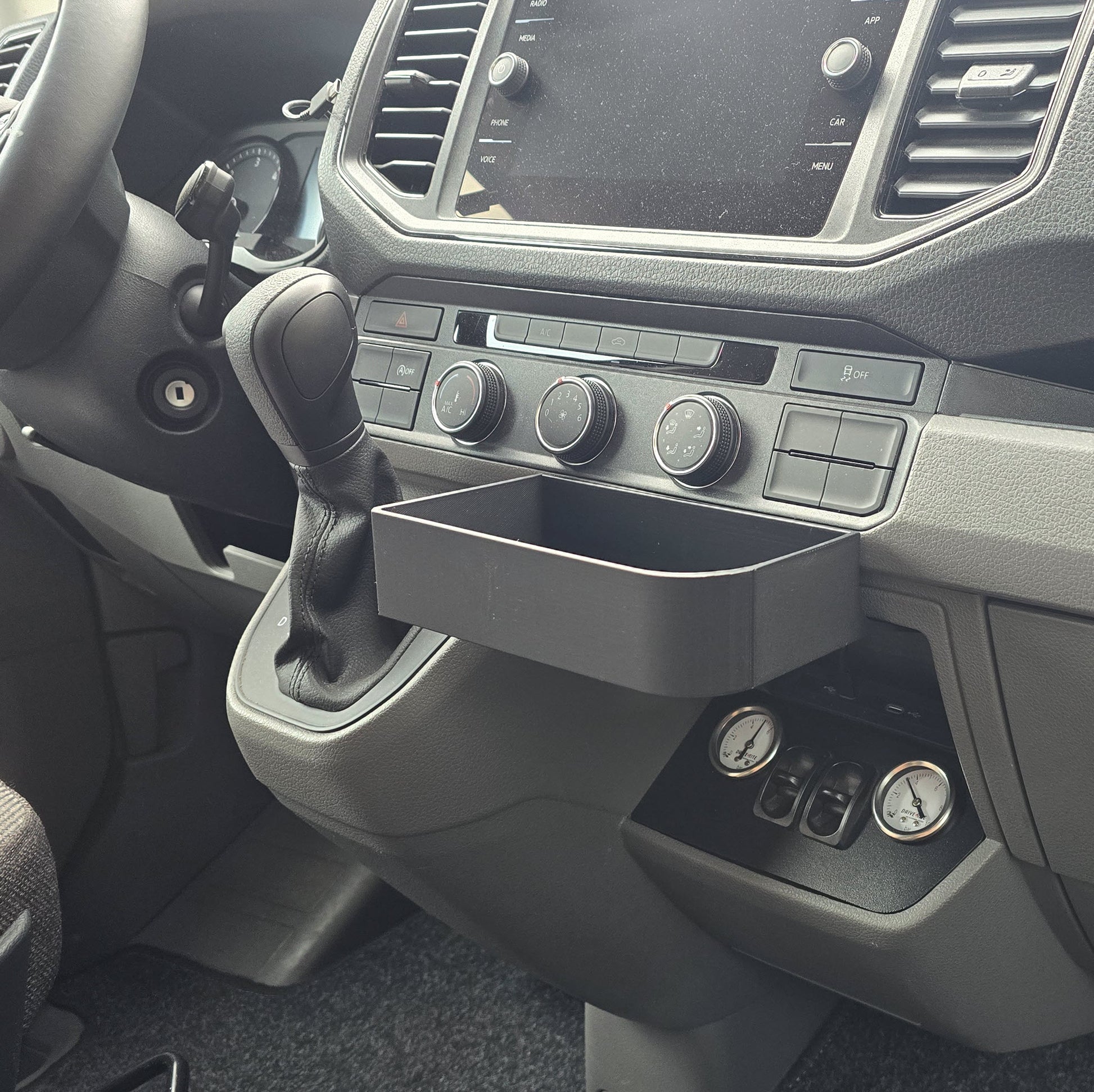 Ablagebox für die Mittelkonsole im VW CRAFTER und MAN TGE – CamperStolz