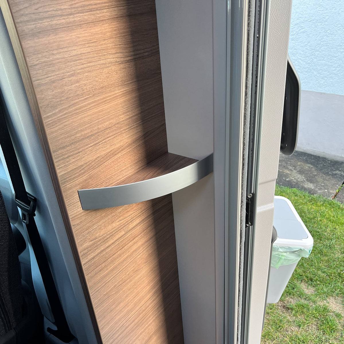 Ablagebox für KNAUS VAN TI 640 VANSATION | Eingangsbereich