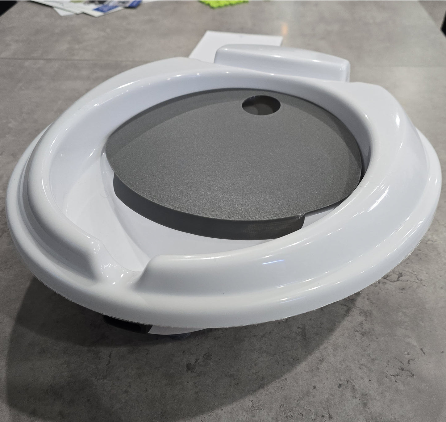 Abdeck- und Urinleit-Einsatz für Arwinger Trenntoilette