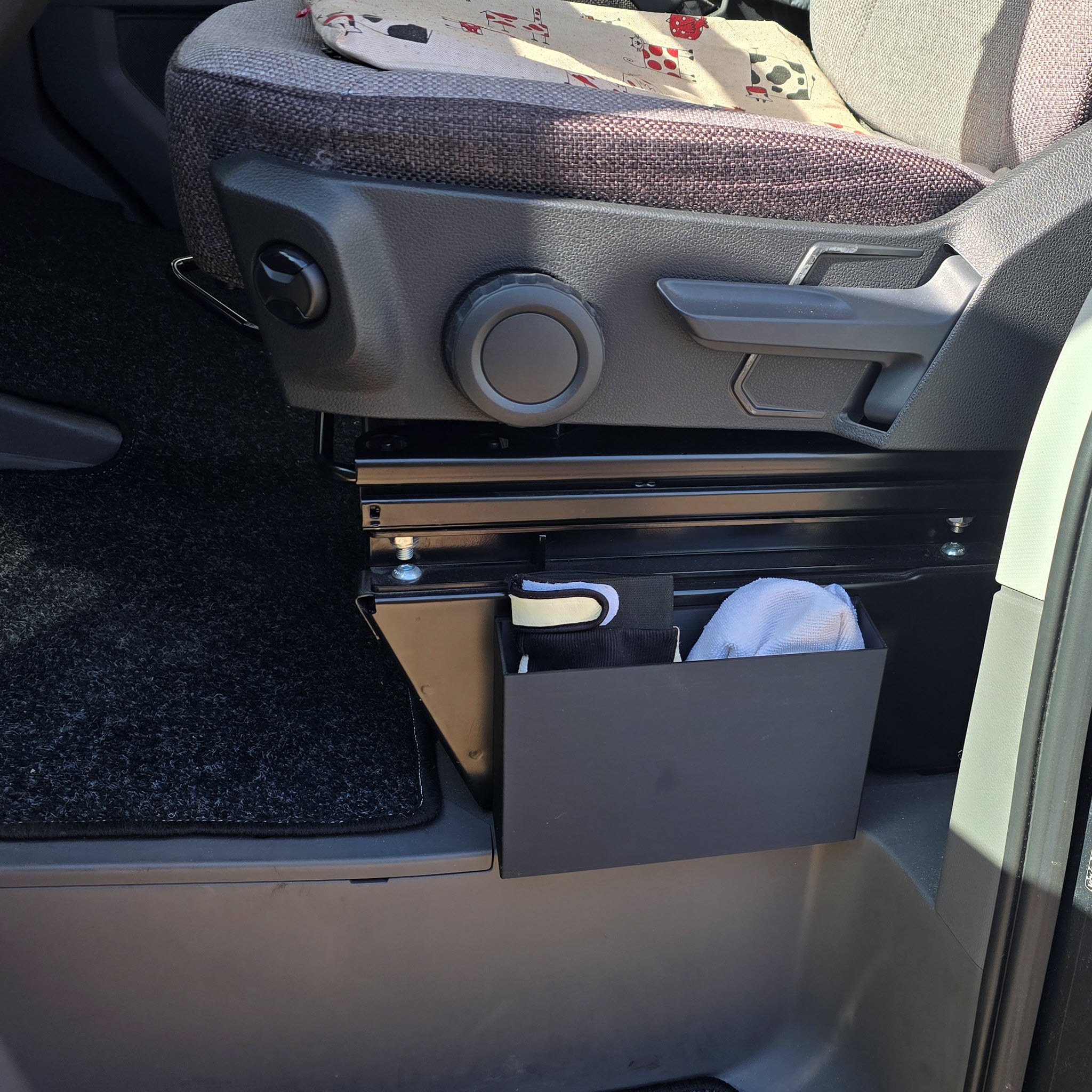 Box für CRAFTER Sitzkonsole magnetisch
