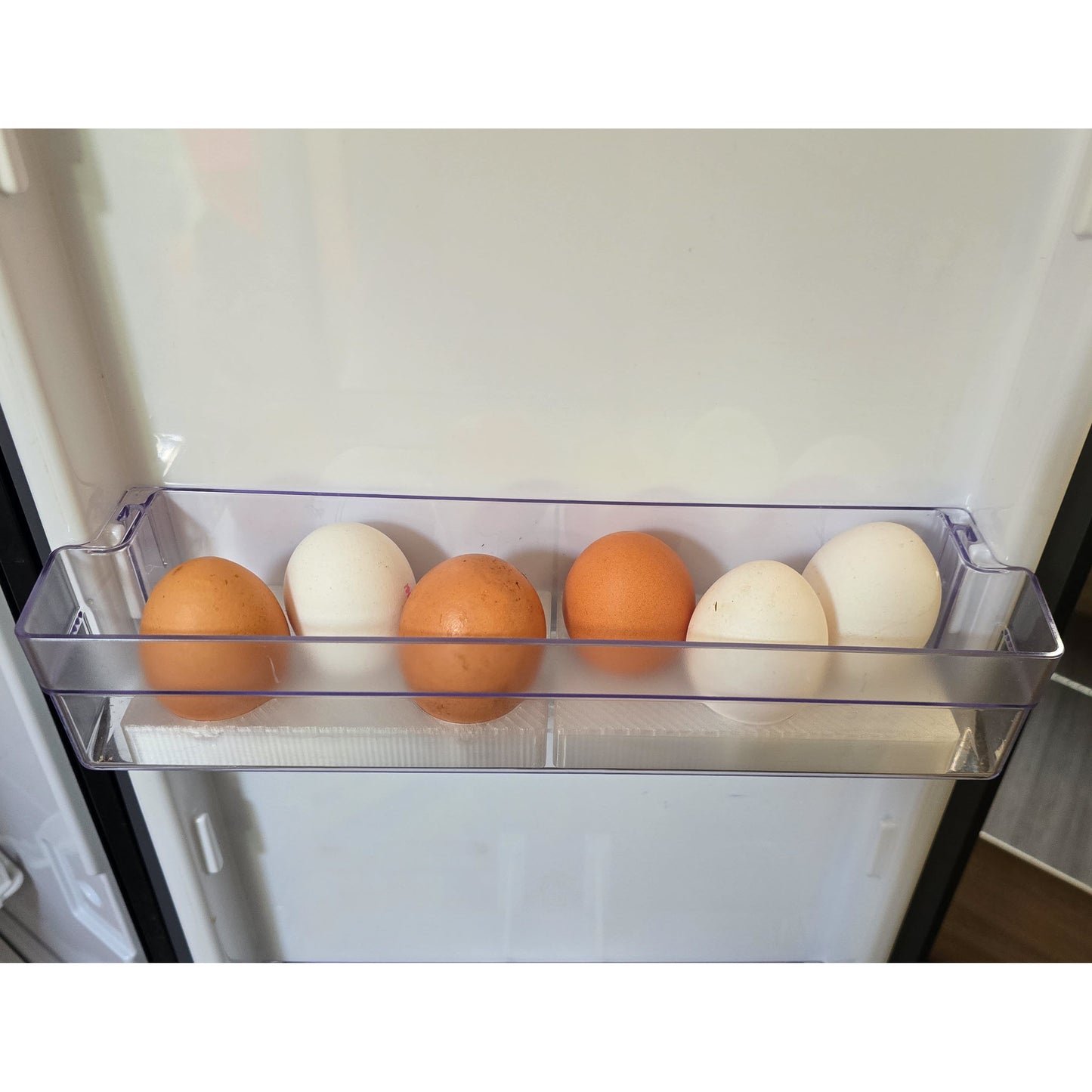 Eierablage Kühlschranktür