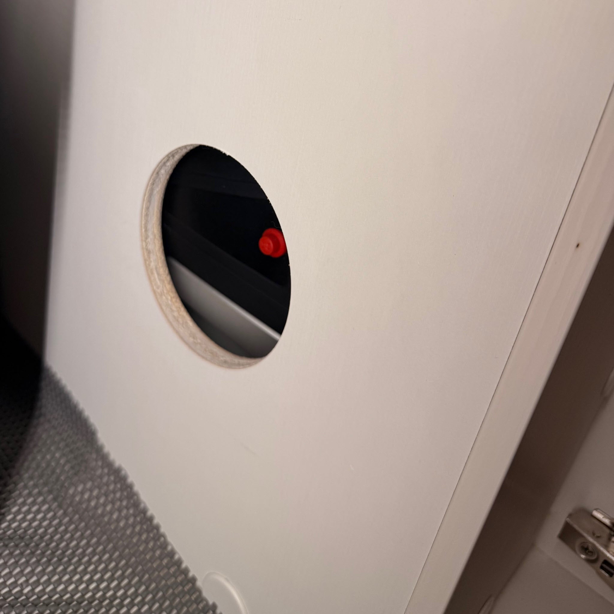 Frankia Abdeckung 100mm Öffnung im Kleiderschrank
