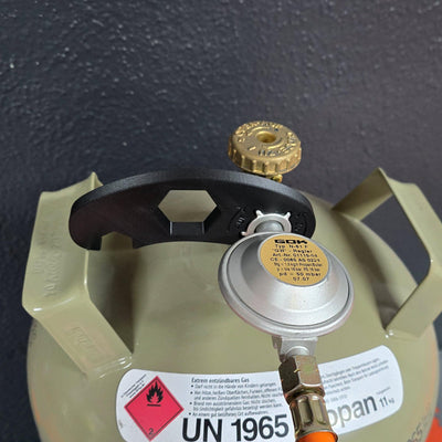 Stabiler Gasflaschenschlüssel aus Metall zum sicheren Öffnen und Schließen von Gasflaschen.