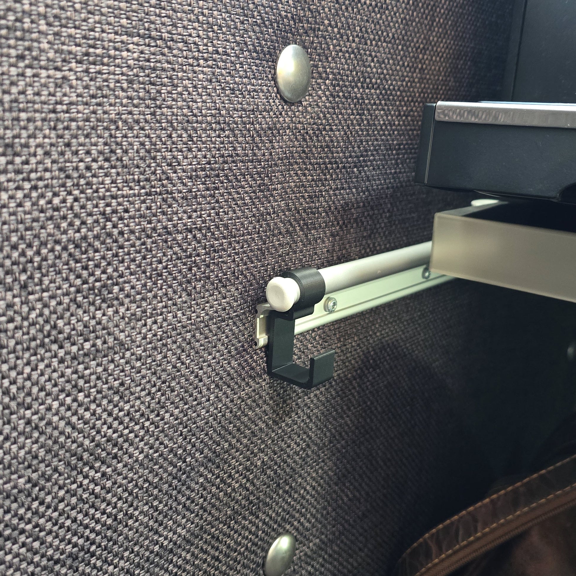 Haken Schiene KNAUS Tisch