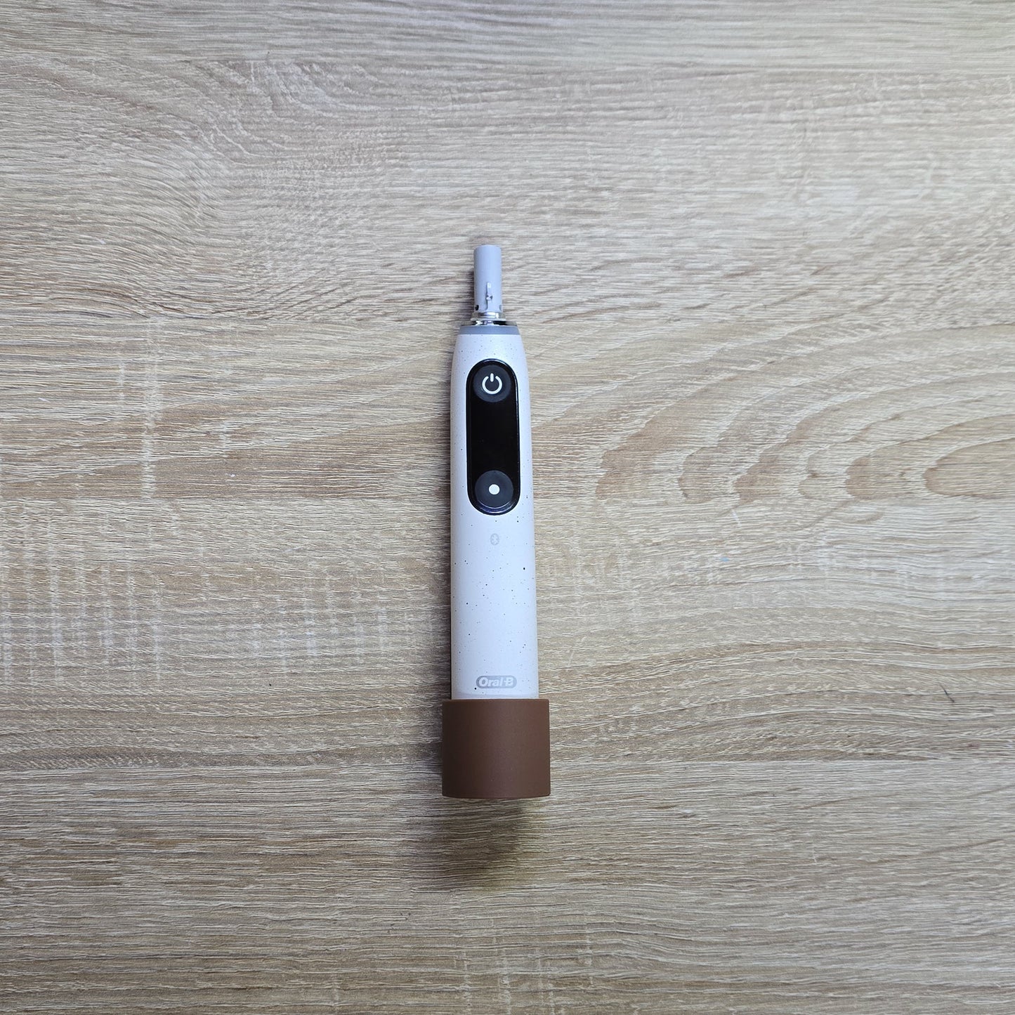Halter Oral iO Zahnbürste braun