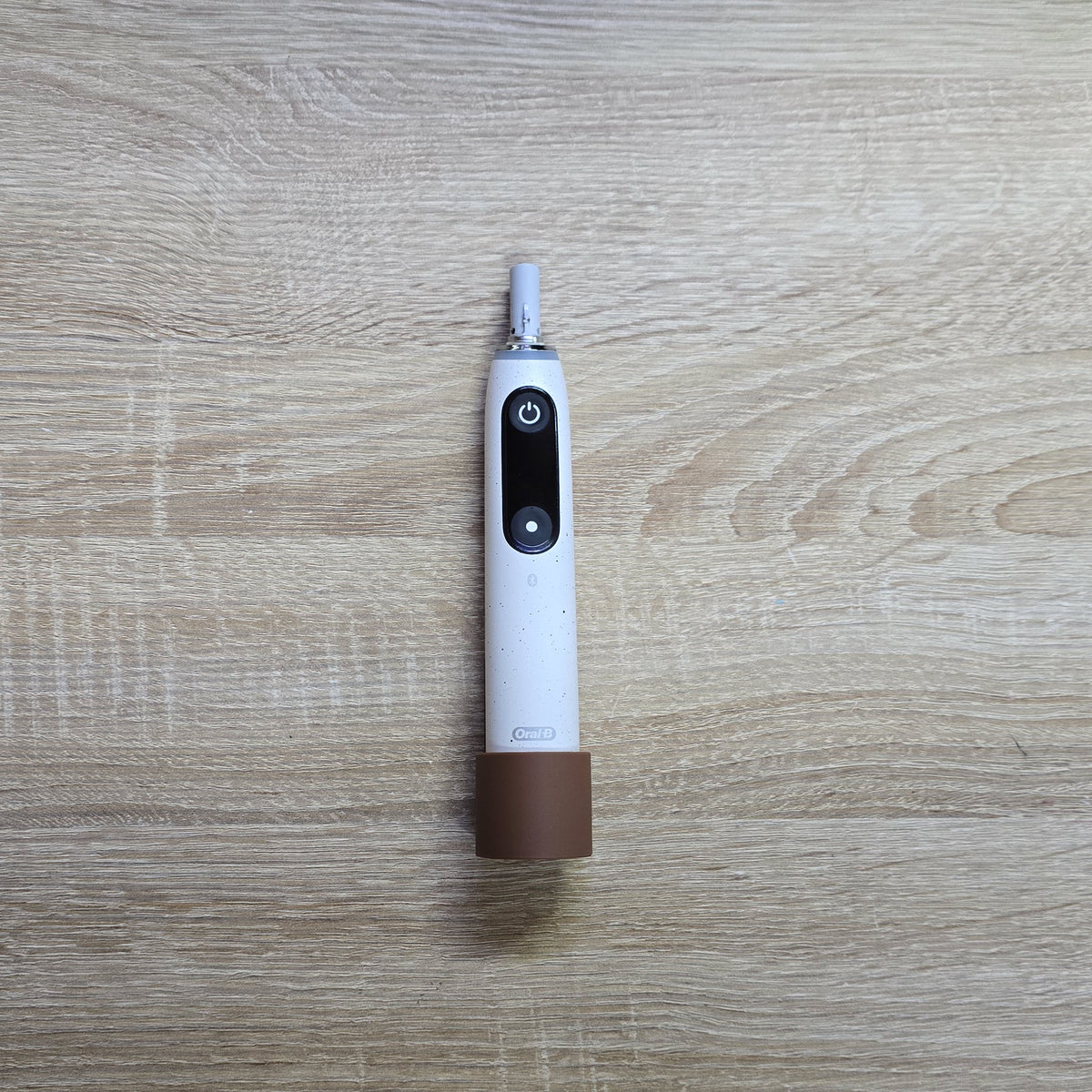 Halter Oral iO Zahnbürste braun