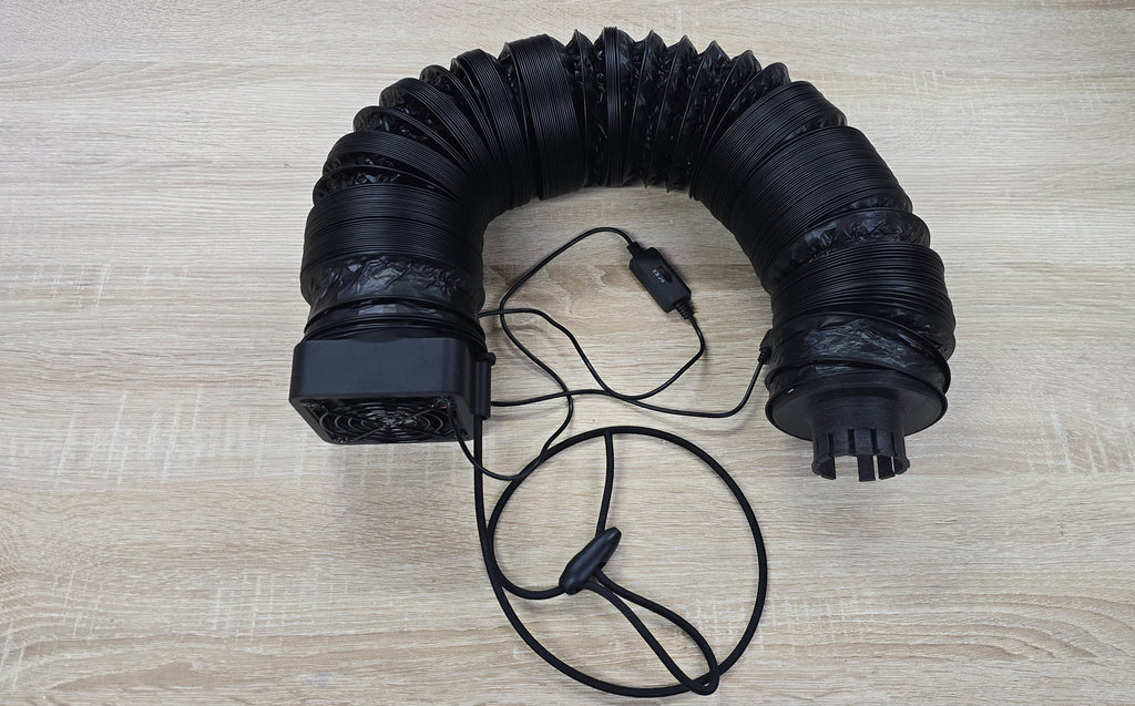Camperstolz Heizschlauch für Aufstelldach – 3 Meter flexibler Warmluftschlauch mit 100mm Durchmesser und integriertem USB-Ventilator für TRUMA Heizungssysteme.