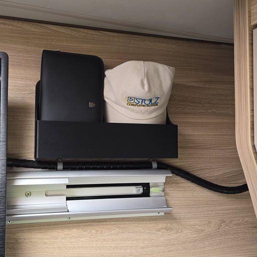 Ablage für hinter den Fernseher — Halter und Organizer von CamperStolz