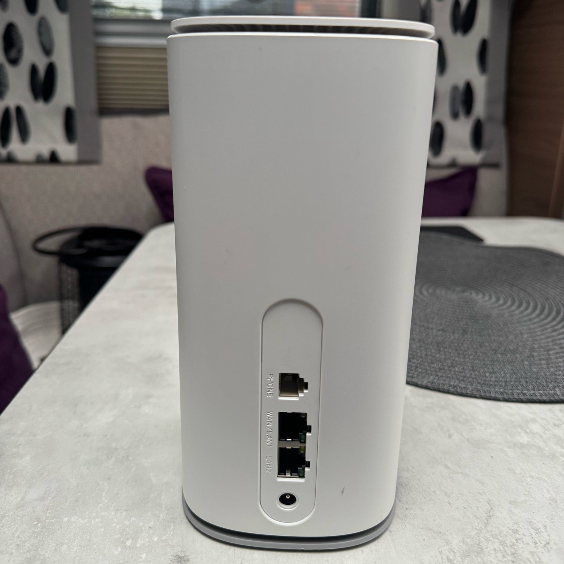 Halter für Vodafone GigaCube 640 Router im Wohnmobil