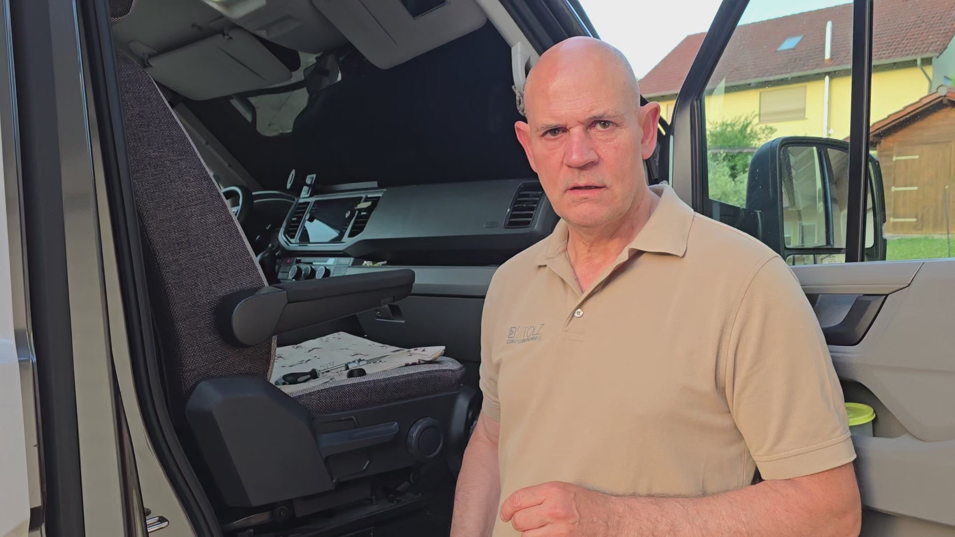Abdeckung nach Entfernung Armlehne VW Crafter MAN